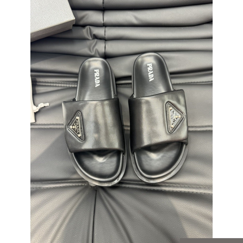 Pra*a slippers